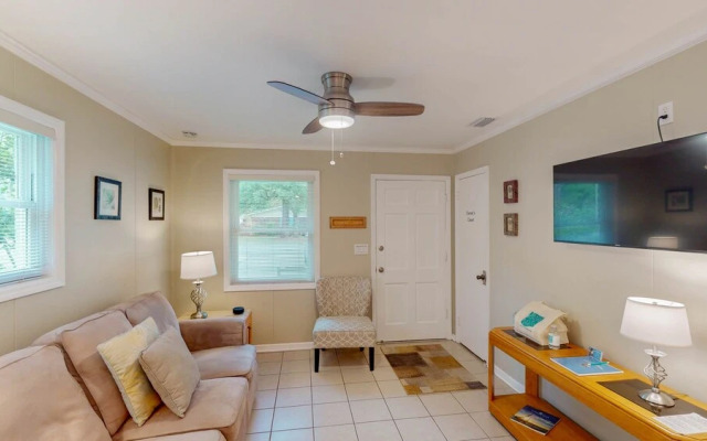 Beachy Sisters A 2 Bedroom Duplex