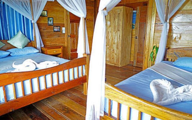 Tree House Bungalows Resort