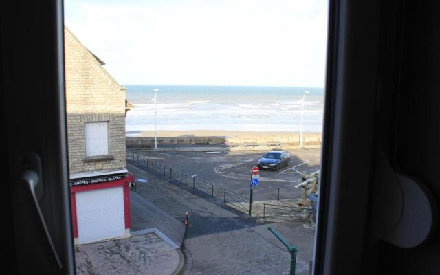 Appartement 3 Pièces Bord de mer Place du 6 Juin