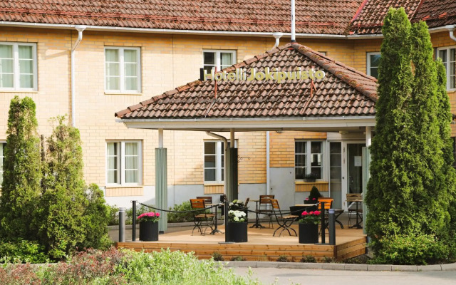 Hotelli Jokipuisto