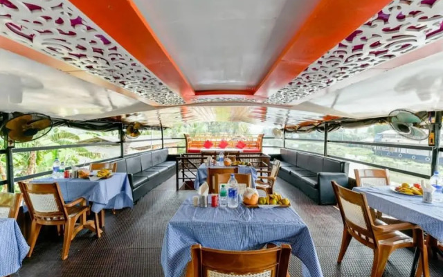 Indraprastham Houseboat