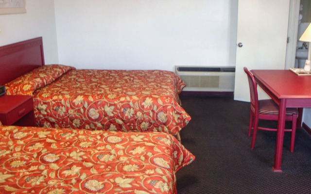 Budget Host Golden Wheat Motel