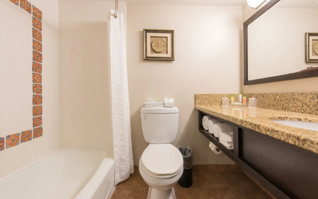 Vanllee Hotel and Suites