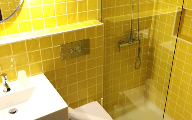 Lemon Tree Apartments