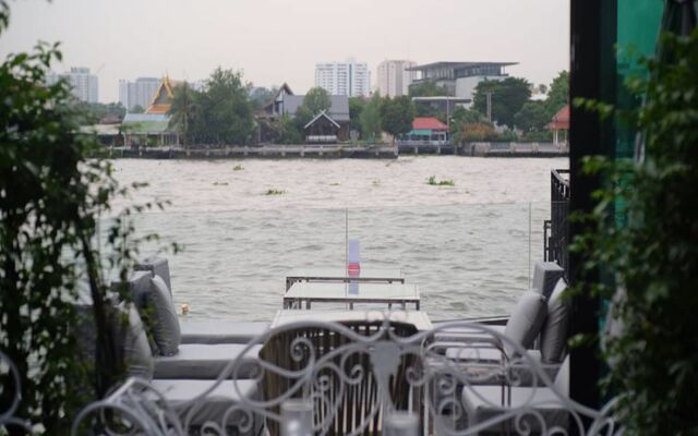 V VAREE Bangkok