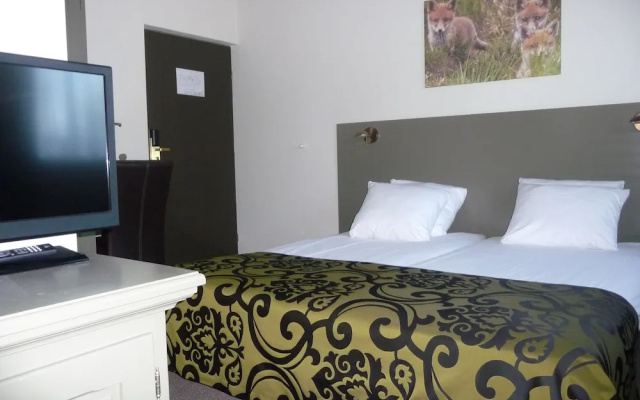 Hotel, Sportsbar & Brasserie Dorhout Mees