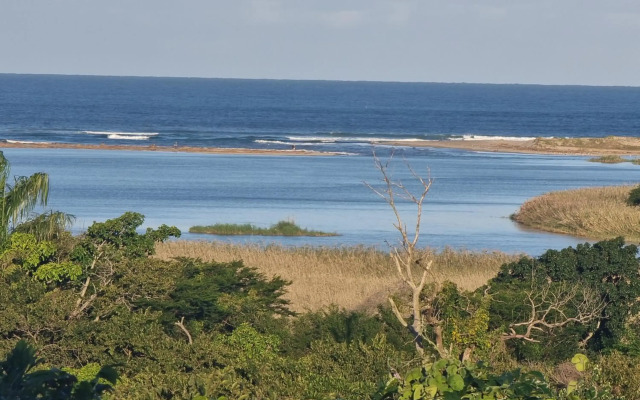 Ndiza Lodge & Cabanas