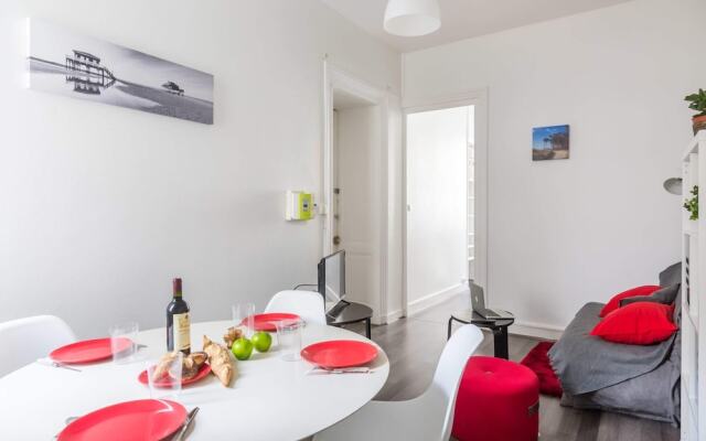 Homely Apartment Near Place de la Victoire