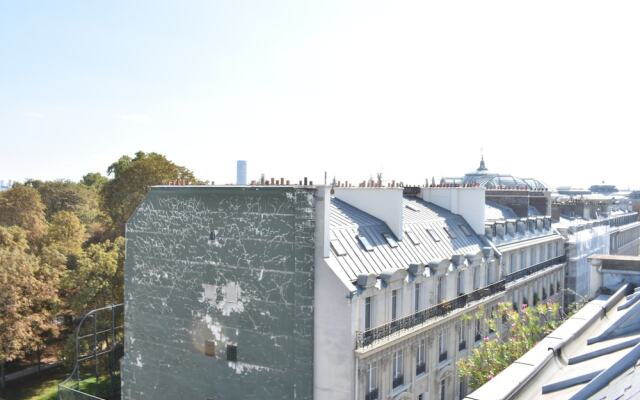 1 Bedroom Apartment Near Champs Elysee