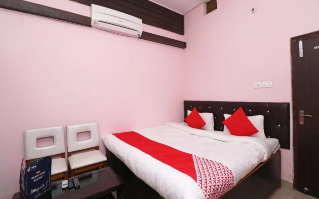 OYO 24572 Express Inn