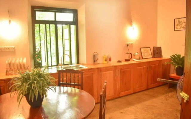 Charming & Historical 3-bed Bungalow in Hikkaduwa