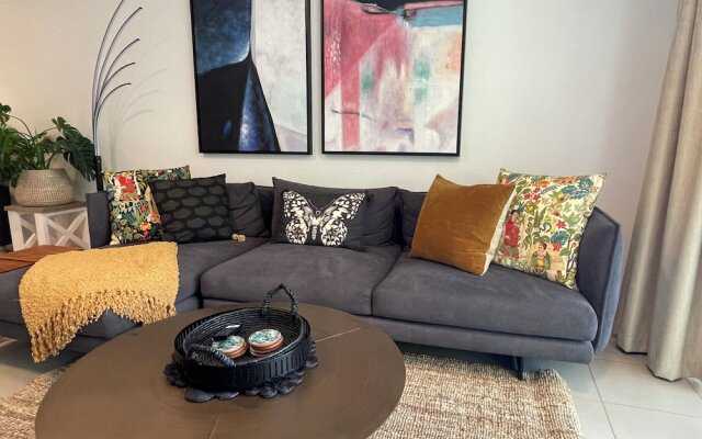 Tropical Luxe Apartment