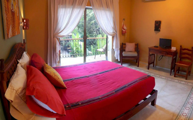 Casa Del Maya Bed & Breakfast
