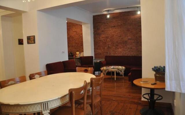 Historical 135 sqm apartment near Galata Tower