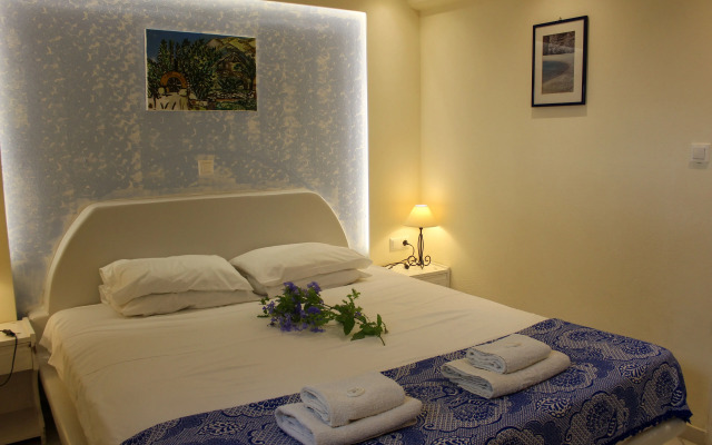 Sea View Apartments & Studios