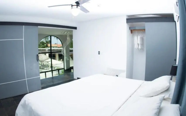 Show Pony Beach Resort and Suites
