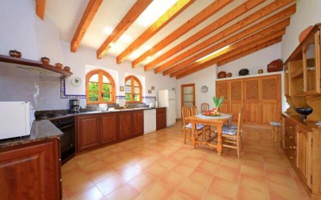 Attractive Villa Pera