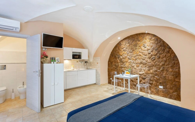 Cerami Studio Flat
