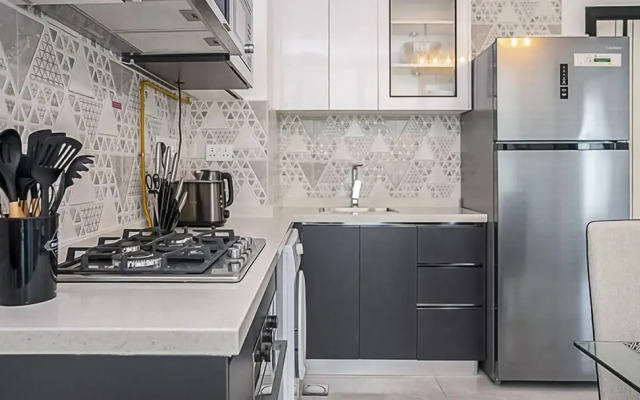 Spacious 1BR Apt in Pearlz by Danube
