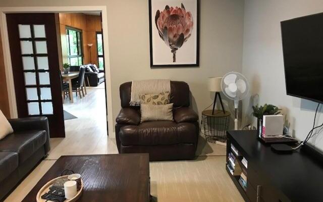 Springbrook25 Pet friendly House