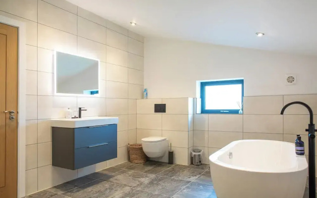 Beautiful Barn Conversion-Escape for 12