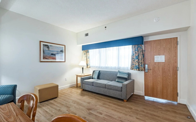 The Atrium Resort, Virginia Beach by Vacatia