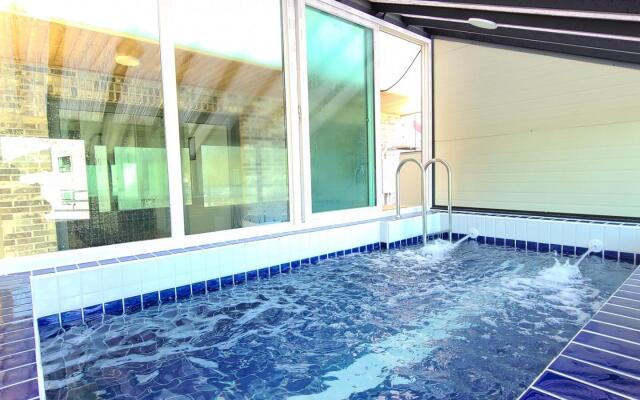 Geojae Achimgoyo Kids Poolvilla