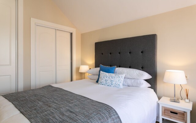 Elviria Marbella Luxury Penthouse Two Rooms PARKING and Golf