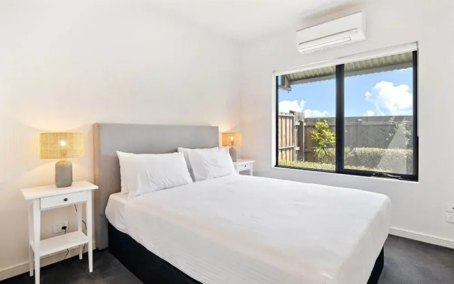 Bright 2-bed Glenroy Home With Courtyard