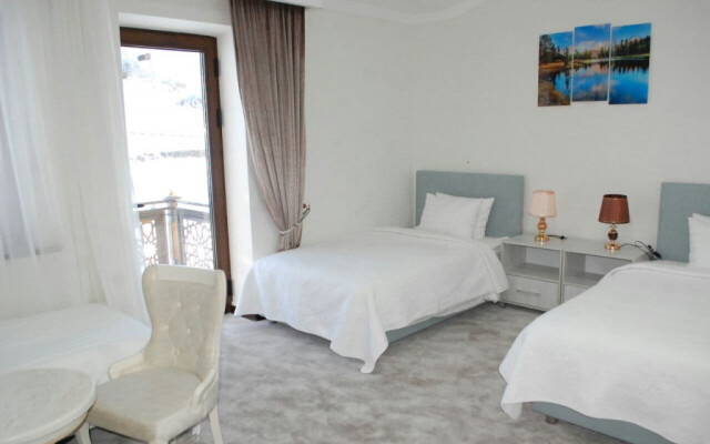 Эверест Плаза