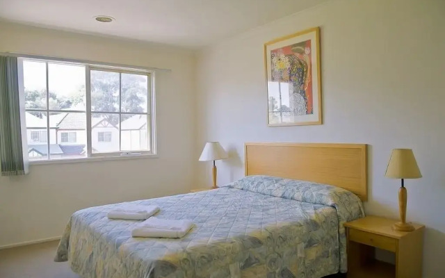 Lamplighter Motel