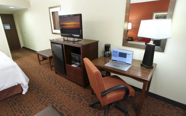 Hampton Inn Birmingham-Colonnade 280
