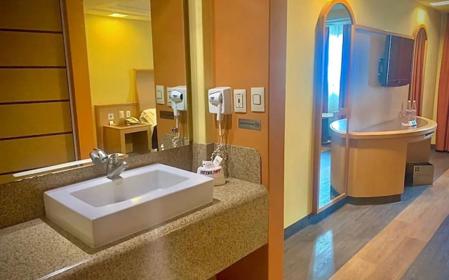 Hotel & Villas Plaza del Rey - Solo Adultos
