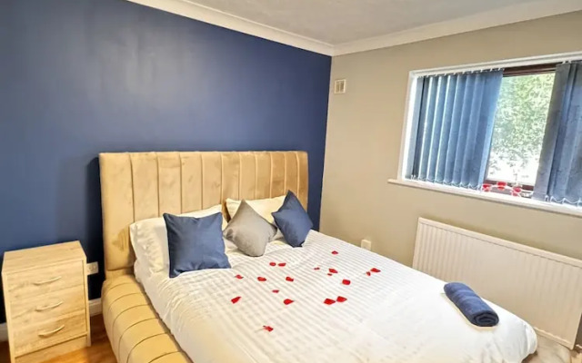 Stunning 2-bed Apartment in Gosport