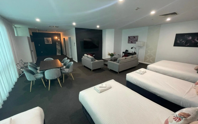 Sfera's Park Suites & Convention Centre