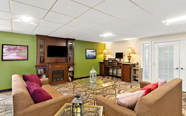 Best Western Huntington Mall Inn