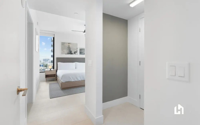 Stylish Apartments with Partial Ocean Views in Downtown