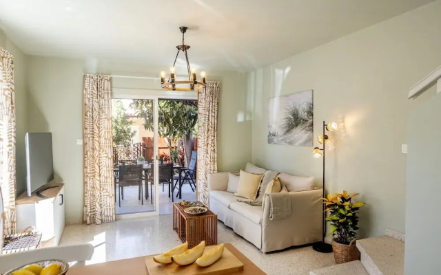 Larnaca Oneiro Seaside Villa