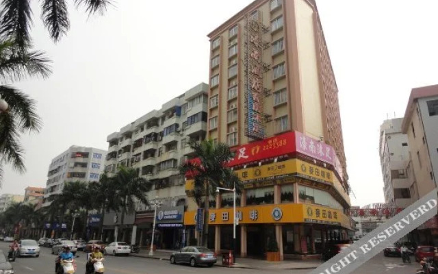 Guangfei Movie Theme Hotel (Yangjiang Baili Square Mojiang Road)