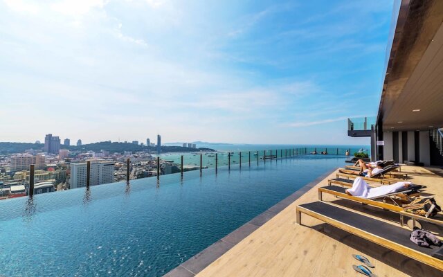 The Base Central Pattaya by Favstay