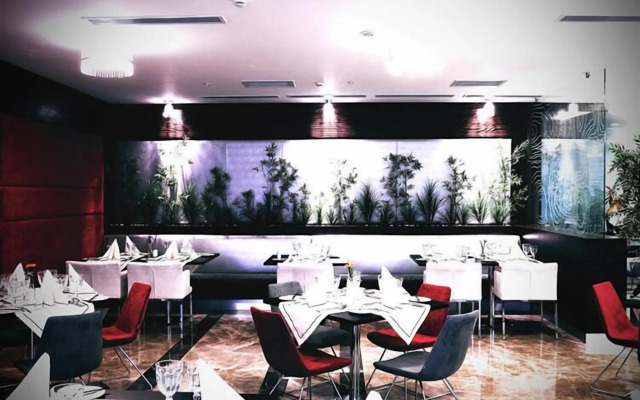 Demora Hotel