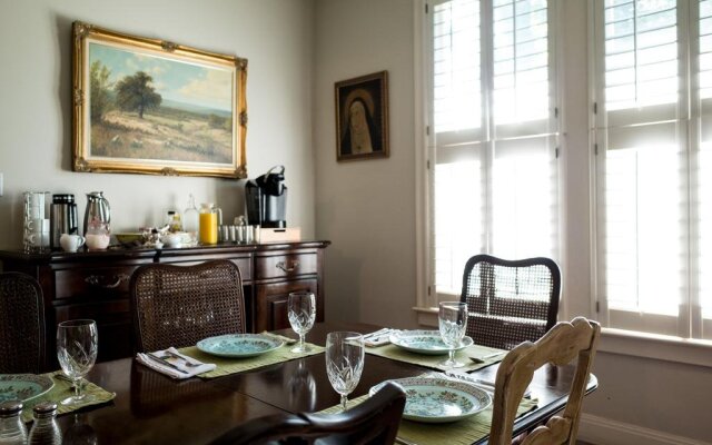Adams House Bed & Breakfast