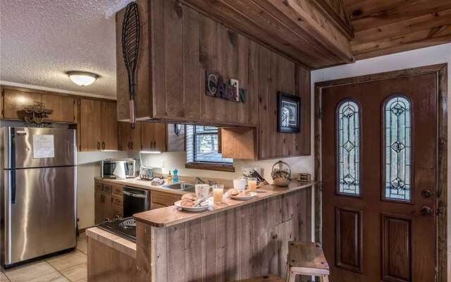 Antler Crossing - Two Bedroom Cabin