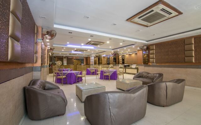 OYO 14385 Golden petal rooms