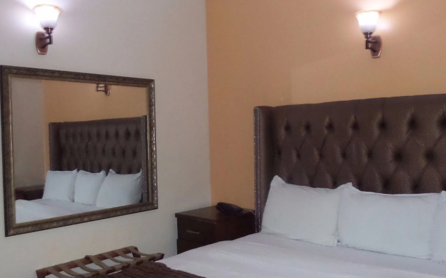 Sugarland Hotel & Suites