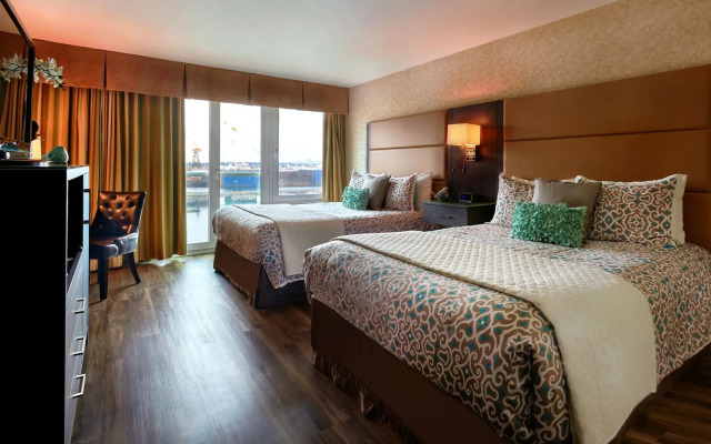 Lonsdale Quay Hotel