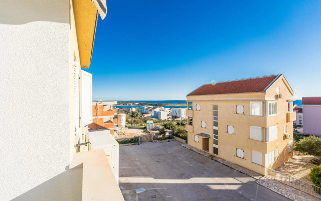 Mint, lovely apartment for 8