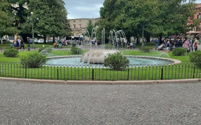 Palazzo Ponte Pietra