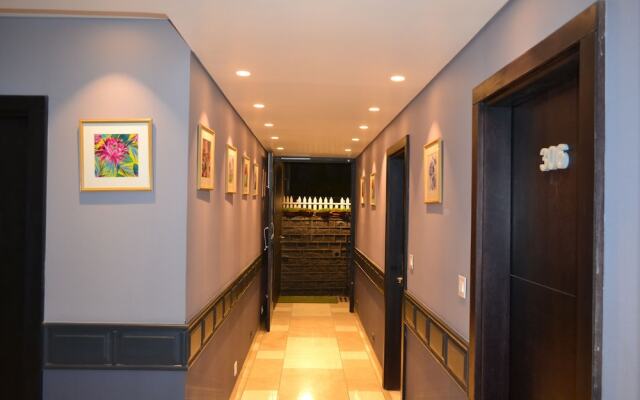 Hotel Velvet Grey
