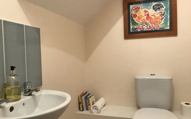 Glastonbury Backpackers at the Crown